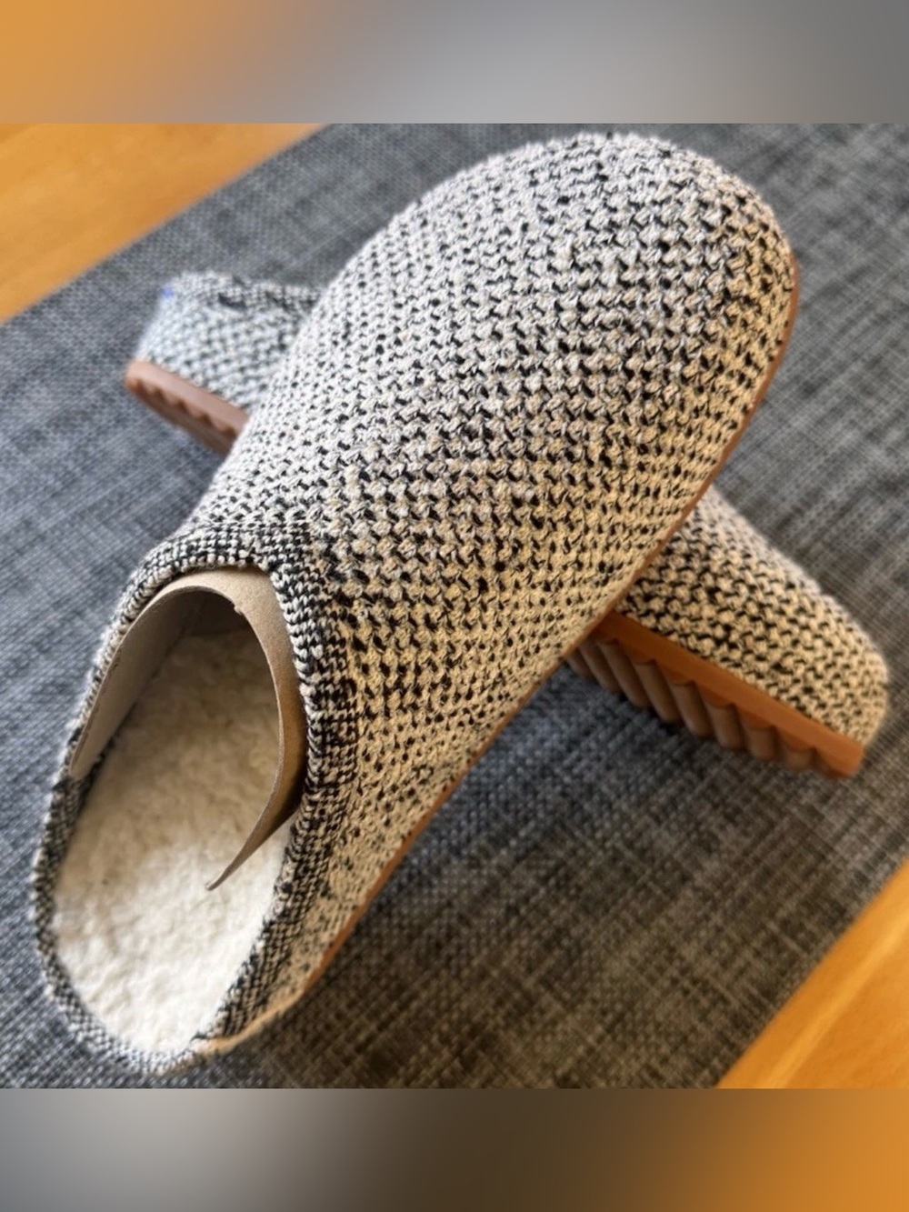Rothy’s Women’s Size 7 The Cozy Clog In Cookies And Cream Boucle NWT